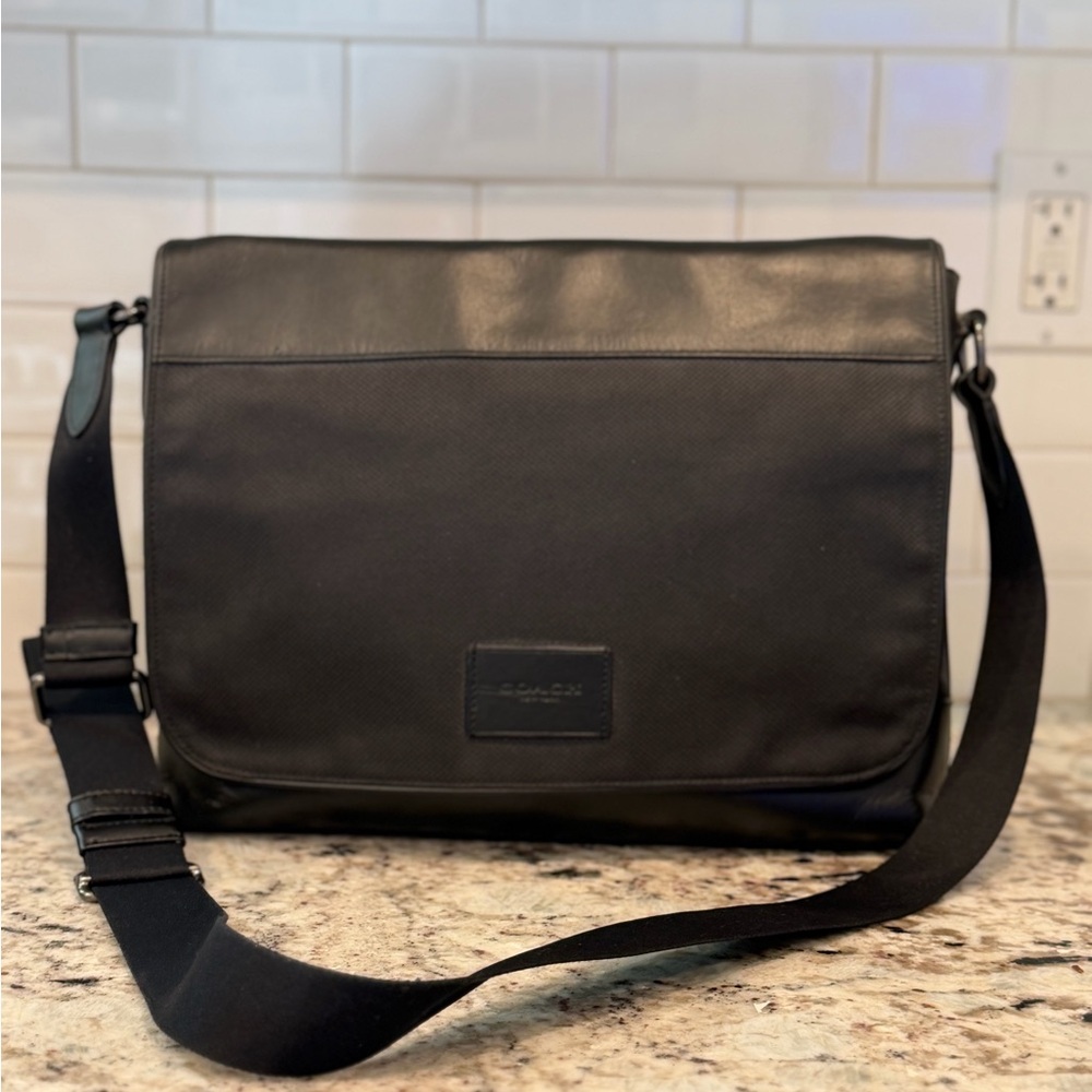Coach Black Men's Messenger Bag - Picture 9 of 13